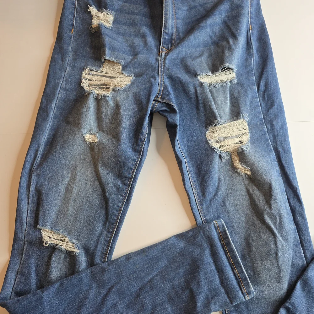 Fashion Nova Size 9 High Rise Distressed Blue Jeans Skinny Stretch 0851-x